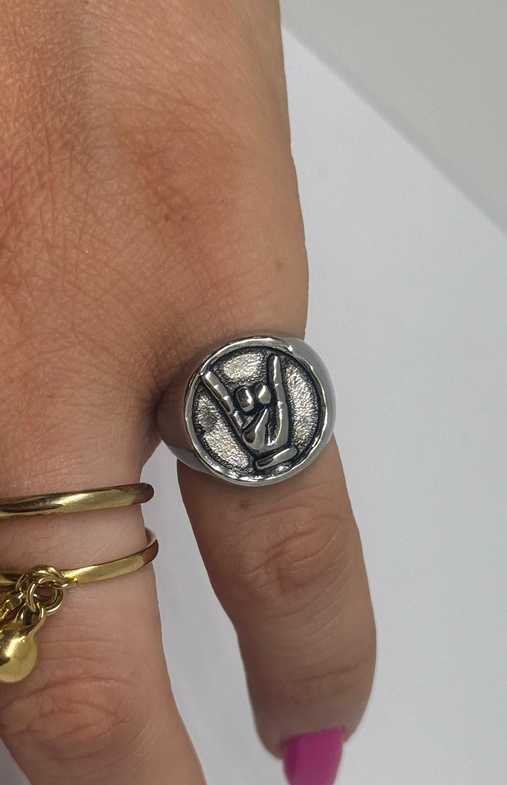 ANELLO SCARAMANTICO